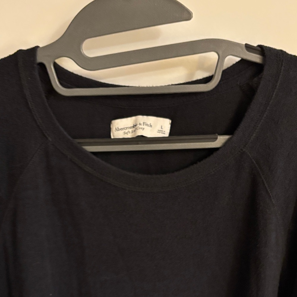 Abercrombie & Fitch Black Pullover Crewneck
